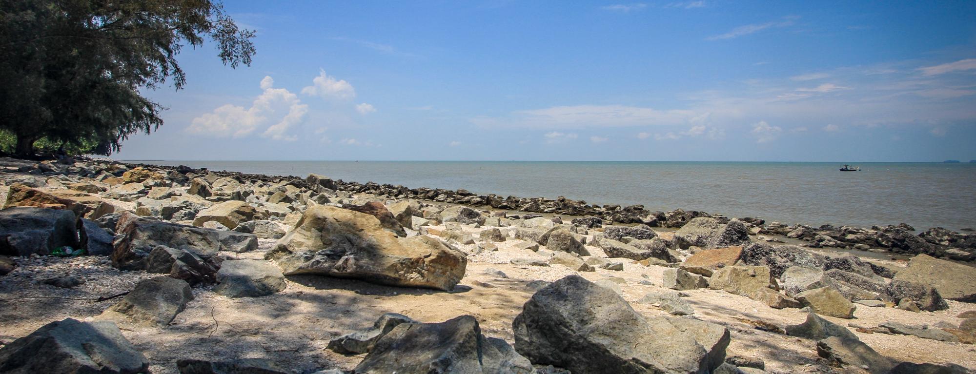 Pantai Remis