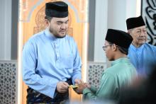 MAJLIS PENYERAHAN SUMBANGAN HARI RAYA KEPADA ANAK-ANAK YATIM DI DAERAH KUALA SELANGOR